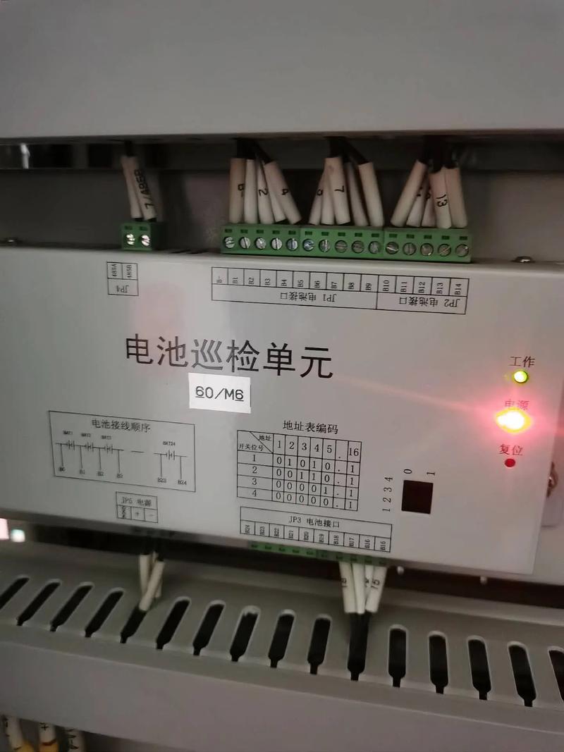 直流屏的日常巡检与维护 电力人的匠心守护